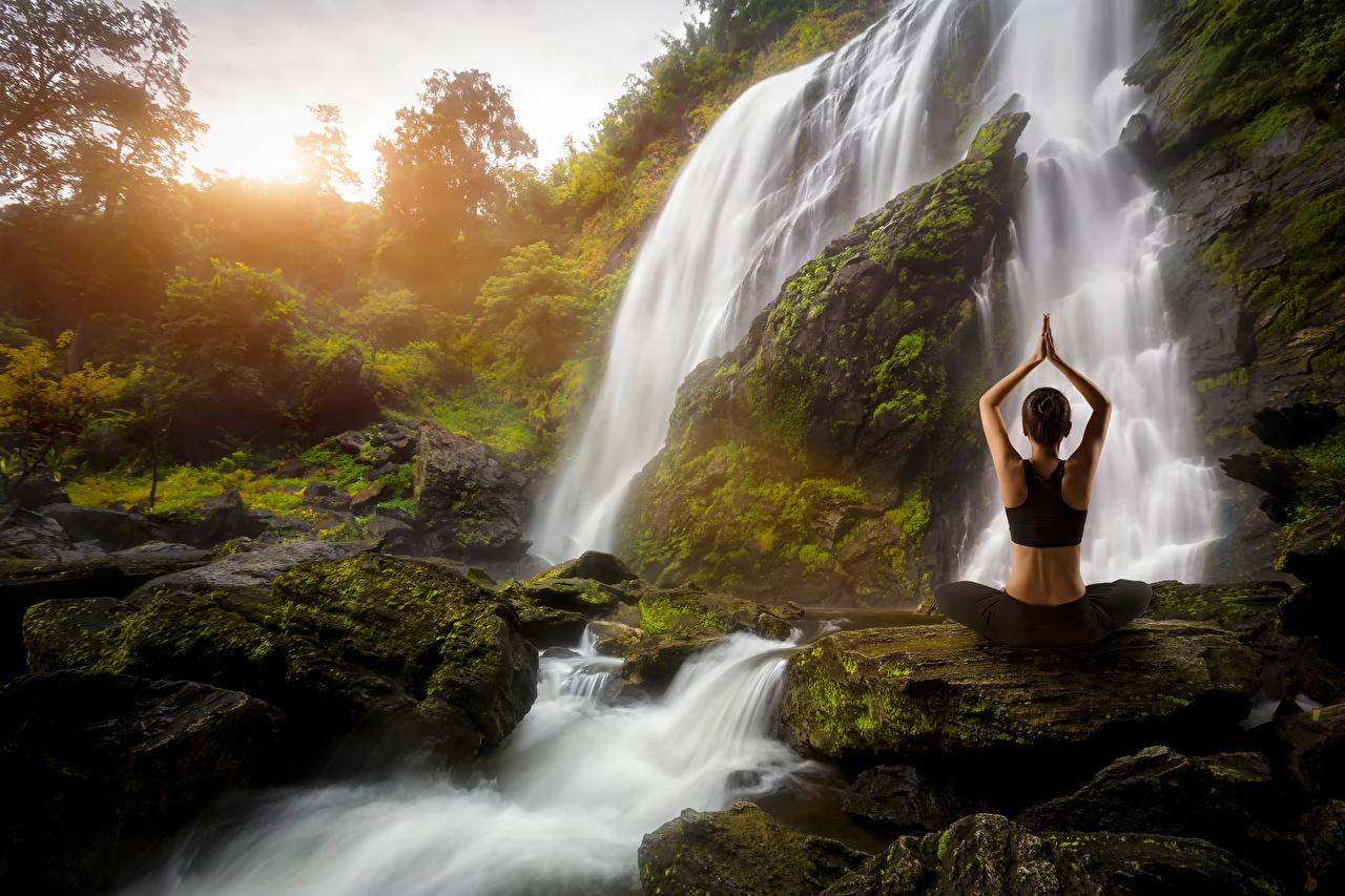 Waterfalls_Yoga_444431